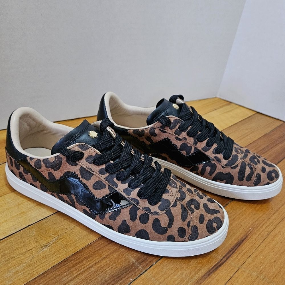 Stuart Weitzman Daryl Cheetah Leopard Print Women's Suede Sneaker Size 5 EUC
